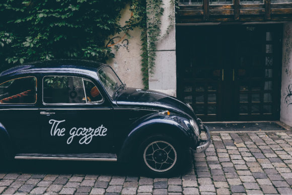 The Gazzete: A Delicate Script Font
